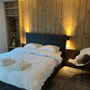 Grote In Centrum Met Badkamer ! Brügge